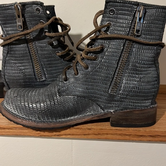 Freebird by Steven Manchester Boots - Blue Size 7 - Picture 7 of 9